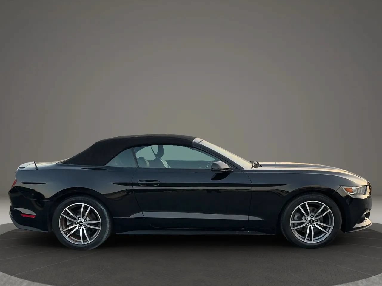Used 2015 Ford Mustang Premium RWD image 8