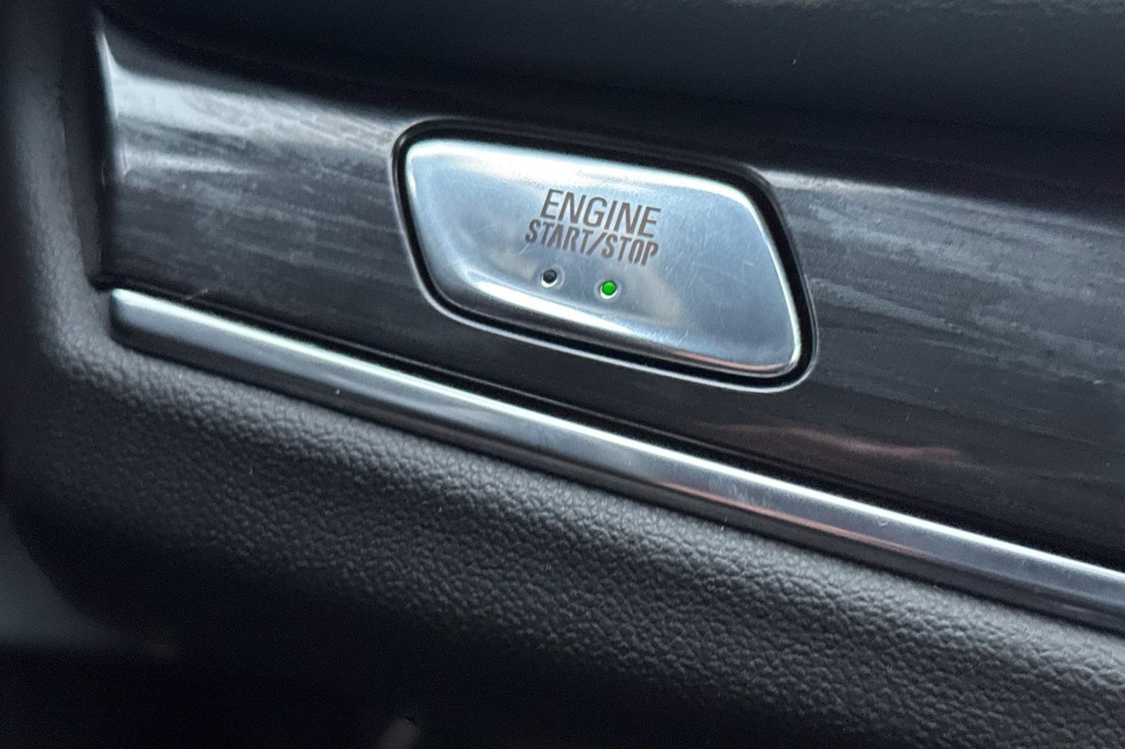 Certified 2023 Buick Enclave Essence image 25