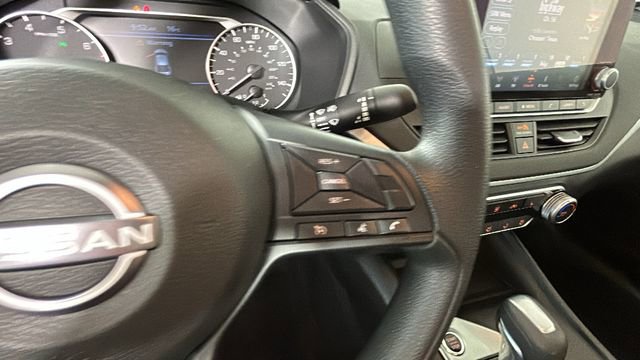 Used 2024 Nissan Altima 2.5 S AWD/4WD image 17