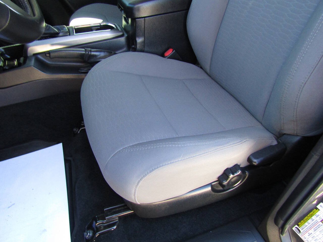 Used 2018 Toyota Tacoma SR5 AWD/4WD image 15