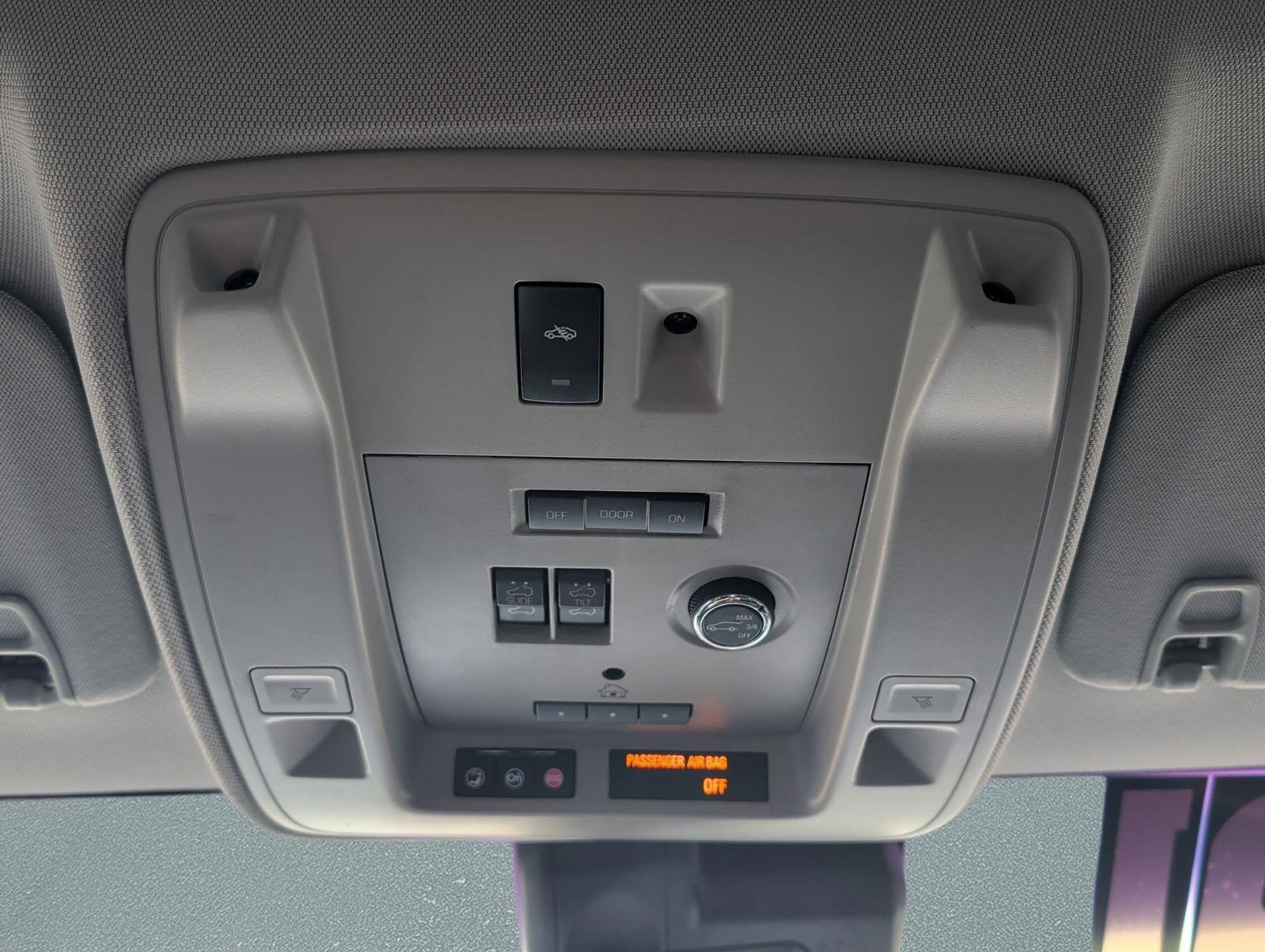 Used 2017 Cadillac Escalade Premium Luxury RWD image 22