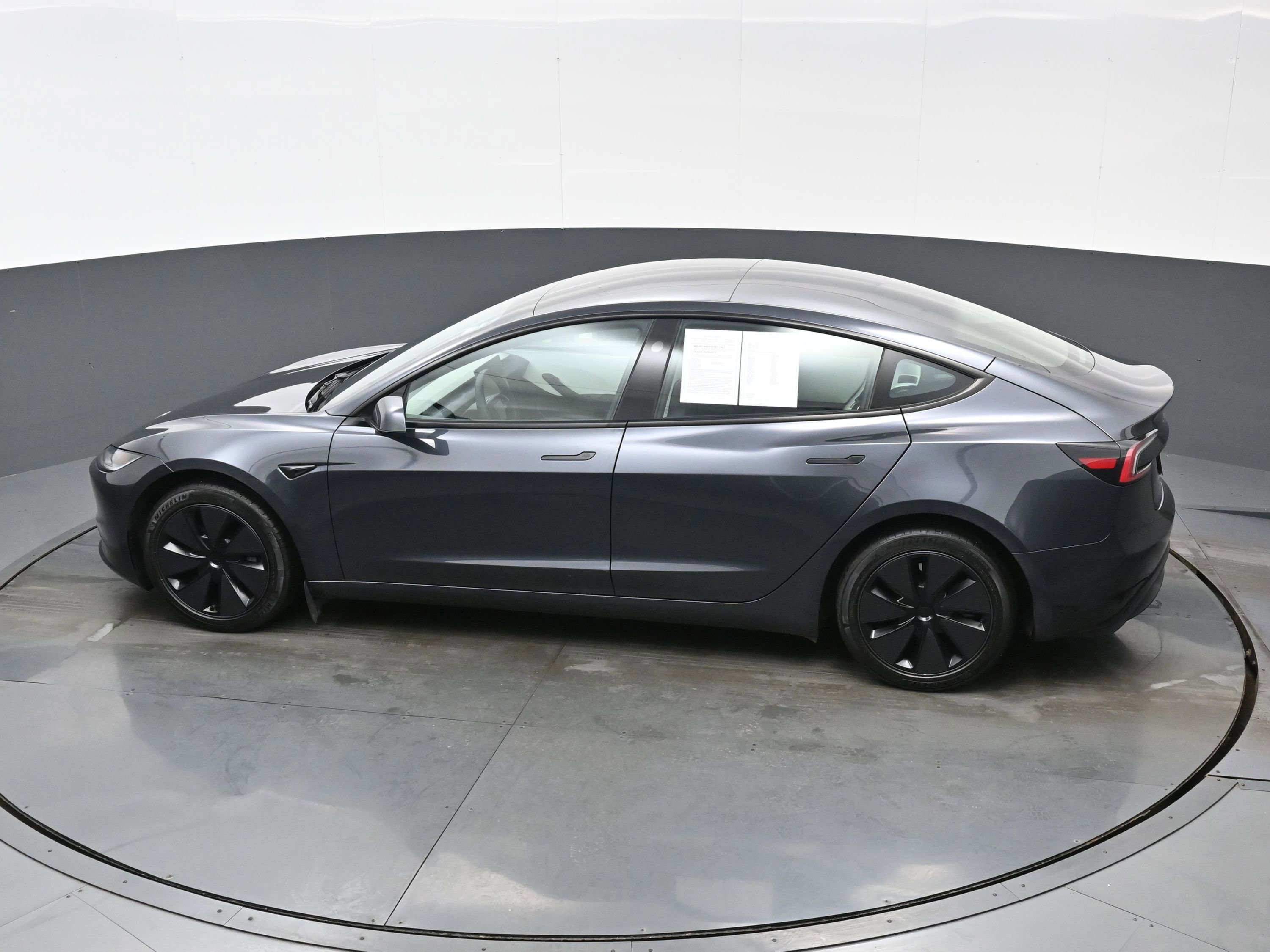 Used 2025 Tesla Model 3 Long Range image 33