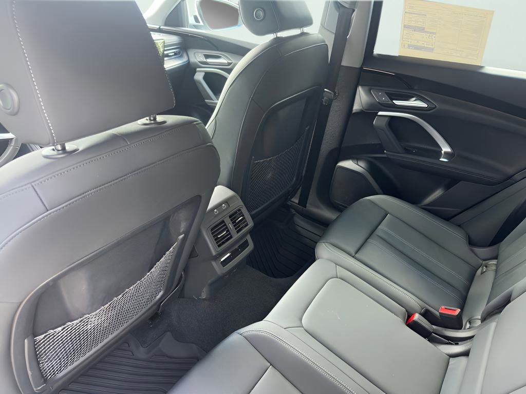 Certified 2025 Audi Q5 Premium w/ Convenience Package AWD/4WD image 17