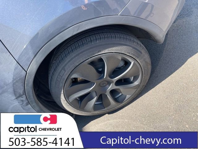 Used 2022 Tesla Model Y Long Range AWD/4WD image 28