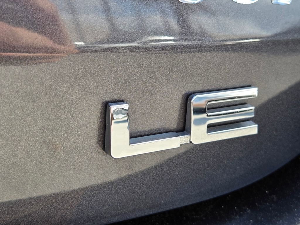 Used 2022 Toyota Highlander LE image 17