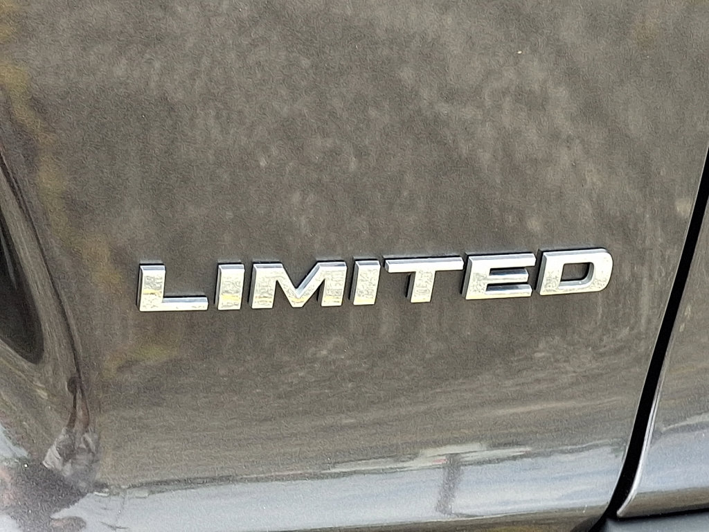 Used 2020 Jeep Cherokee Limited image 16