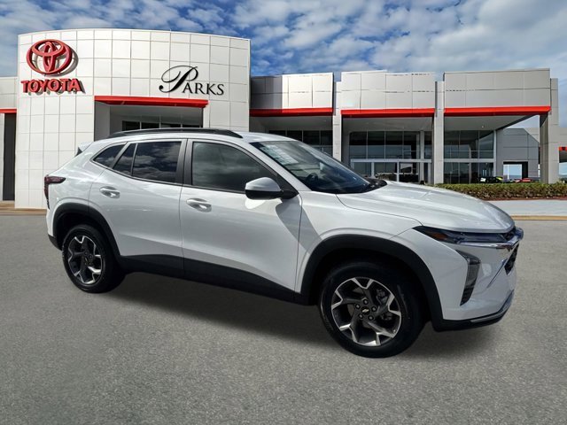 Used 2025 Chevrolet Trax LT
