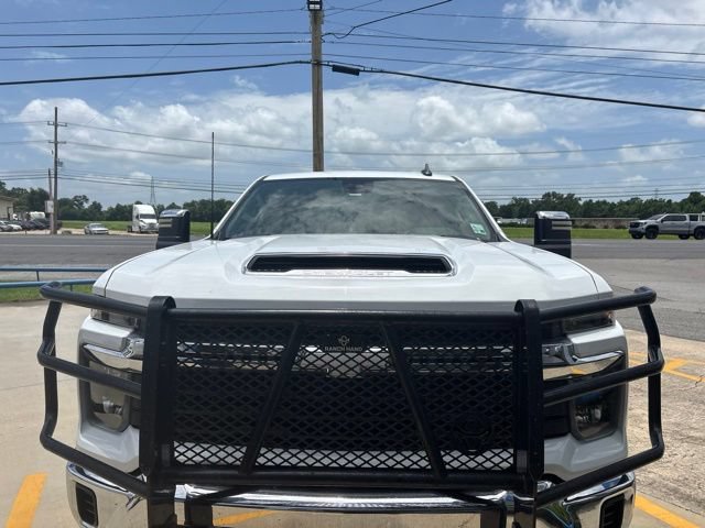 Used 2024 Chevrolet Silverado 2500 LT AWD/4WD image 3