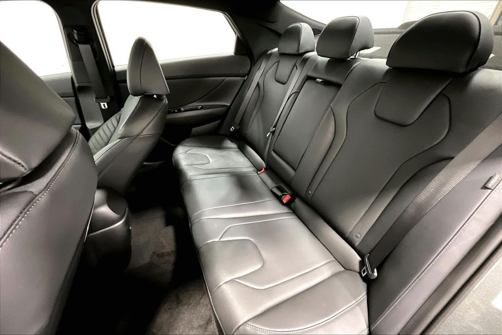 New 2026 Hyundai Elantra SEL Sport FWD image 18