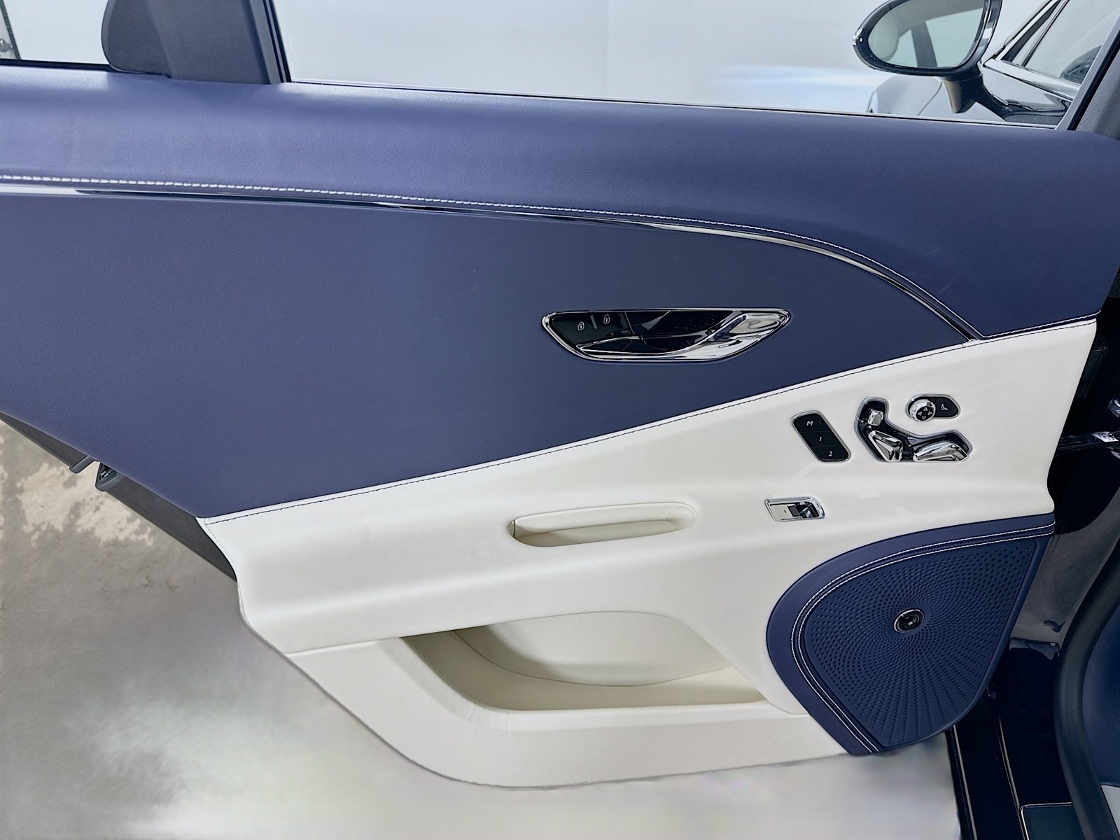New 2026 Bentley Flying Spur V8 AWD/4WD image 38