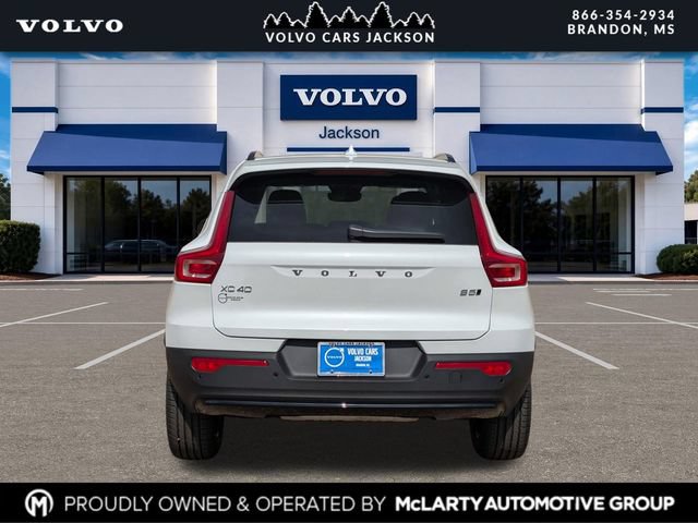 New 2026 Volvo XC40 B5 Core AWD/4WD image 3