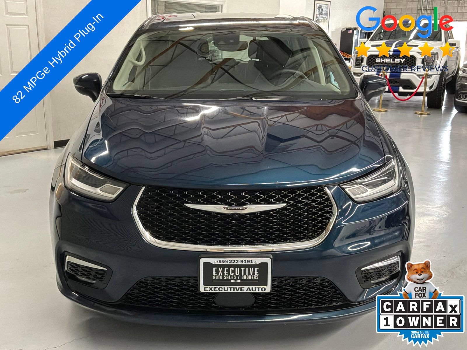 Used 2023 Chrysler Pacifica Touring-L FWD image 2