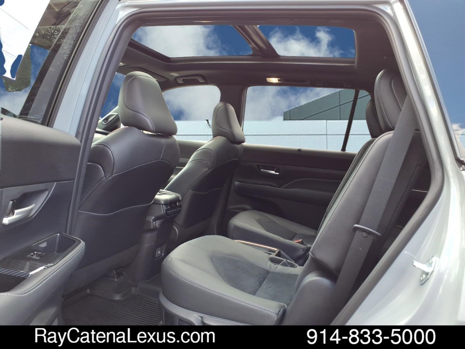 Used 2025 Toyota Grand Highlander AWD Hybrid image 18