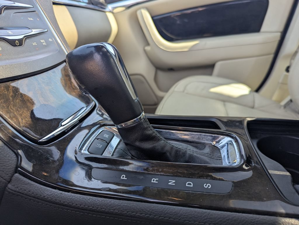 Used 2014 Lincoln MKS AWD w/ Equipment Group 201A image 18