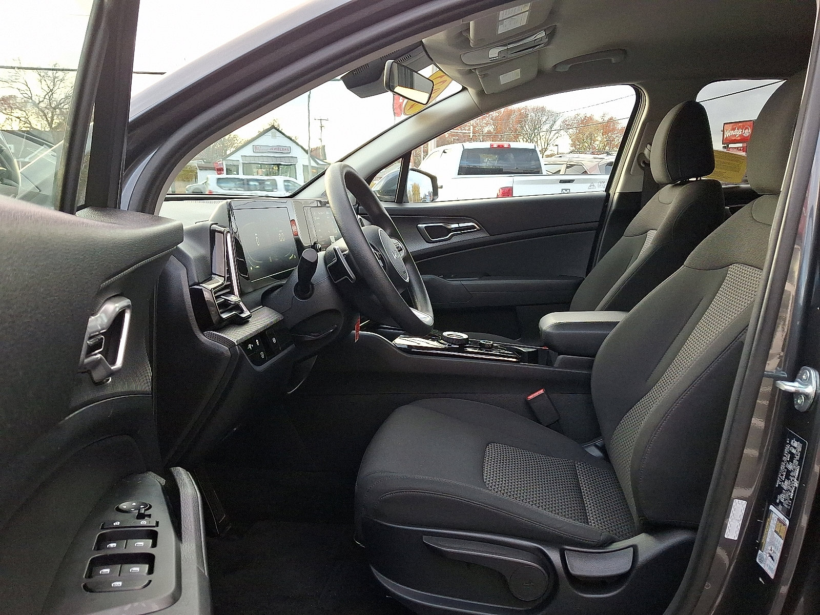 Used 2023 Kia Sportage LX image 13