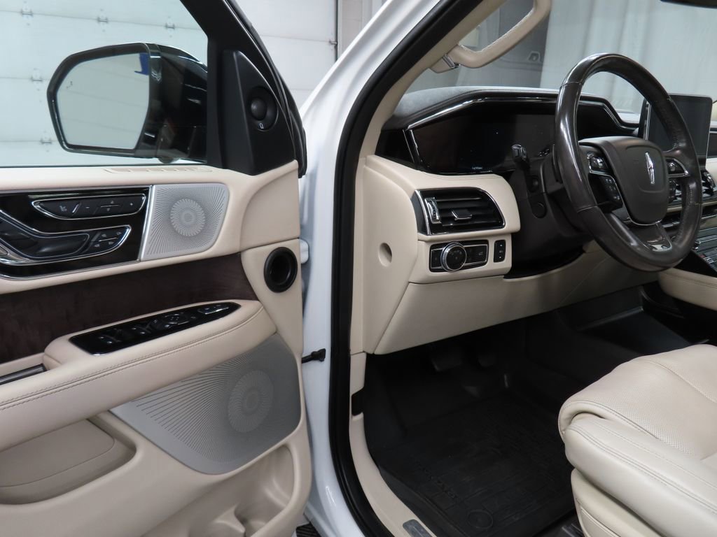 Used 2020 Lincoln Navigator Reserve w/ Luxury Package AWD/4WD image 59