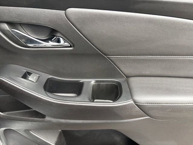 Used 2023 Chevrolet Traverse LT image 39