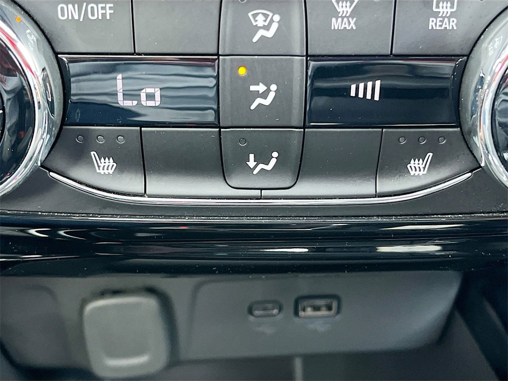 Used 2025 Chevrolet Trax RS w/ Driver Confidence Package image 20