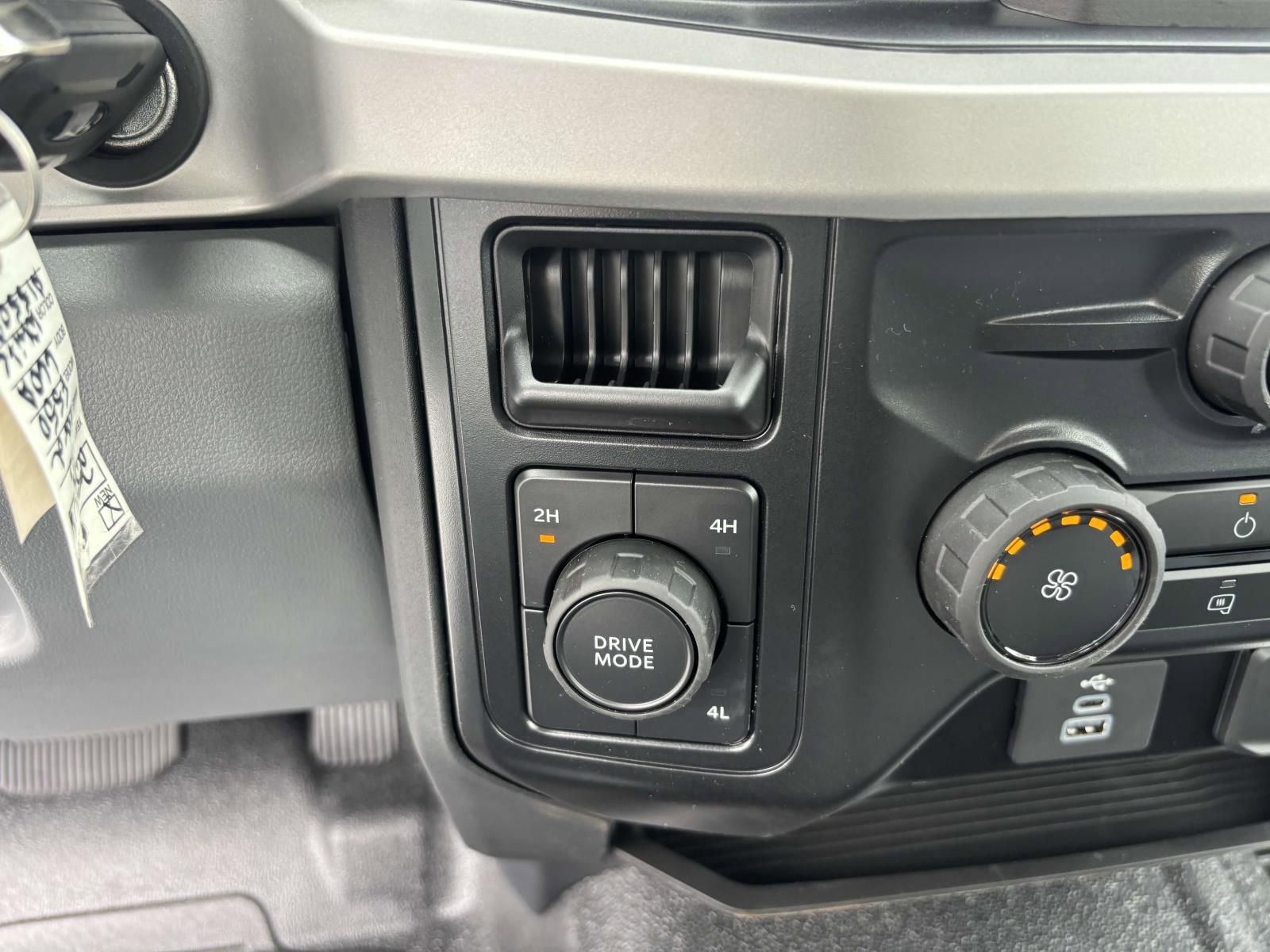 New 2025 Ford F550 4x4 Regular Cab Super Duty image 8