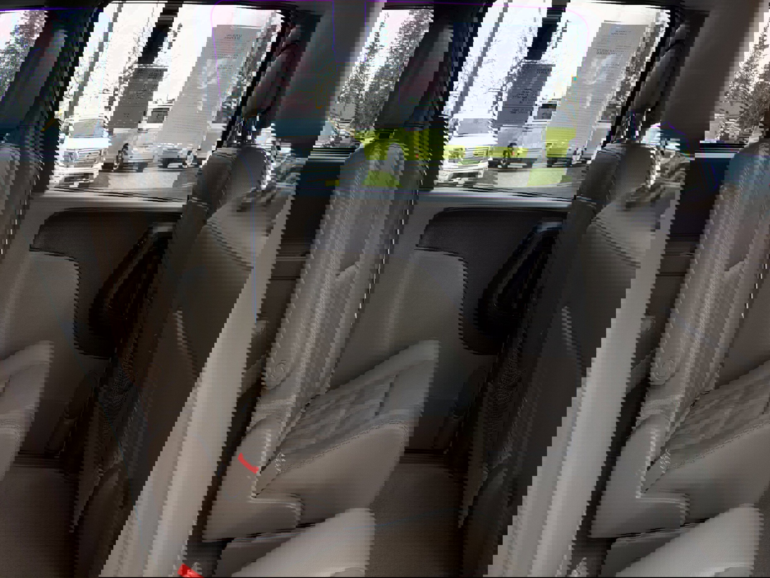Used 2015 Chrysler Town & Country Touring image 28