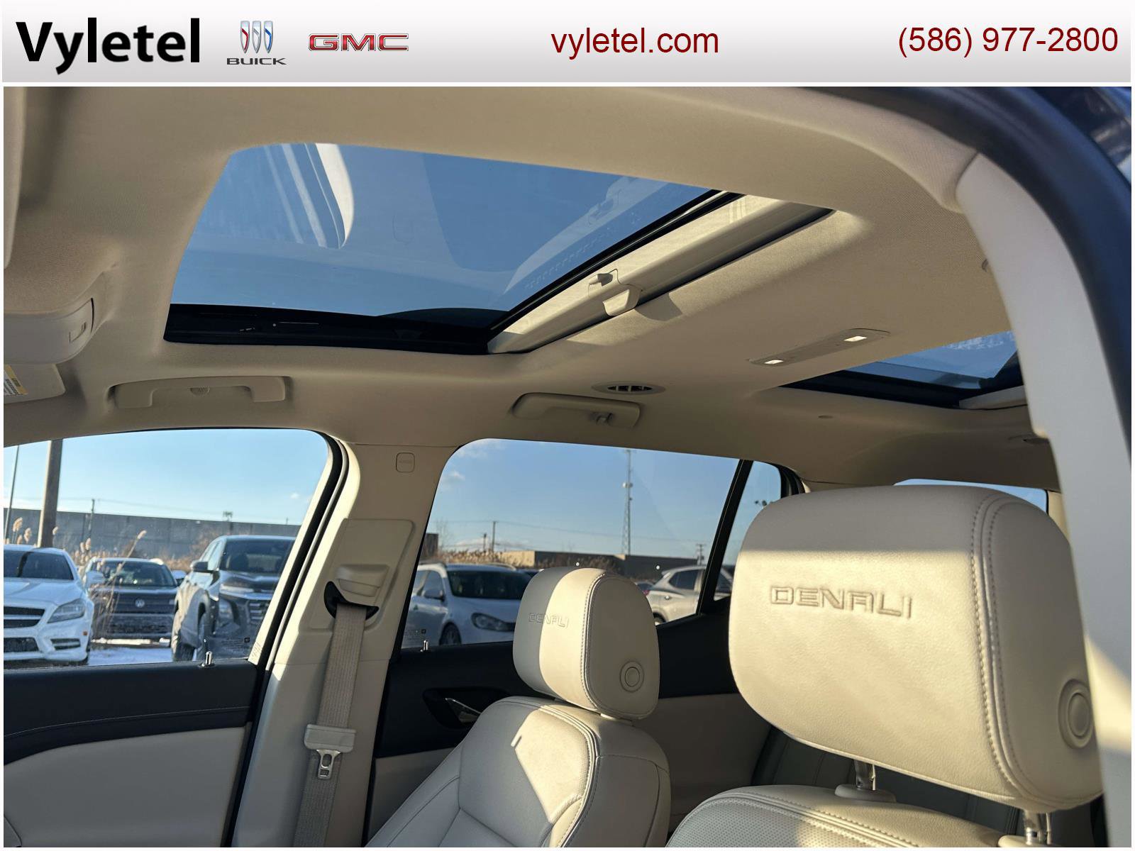Used 2023 GMC Acadia Denali w/ Denali Technology Package image 21