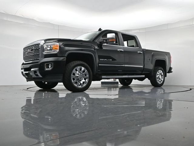 Used 2018 GMC Sierra 2500 Denali w/ Duramax Plus Package AWD/4WD image 39