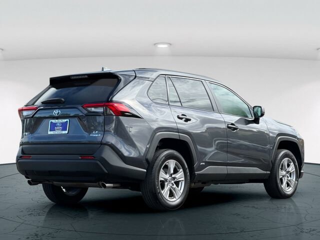 Used 2024 Toyota RAV4 LE AWD/4WD image 6