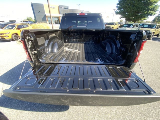 New 2026 RAM 1500 4x4 Crew Cab image 7