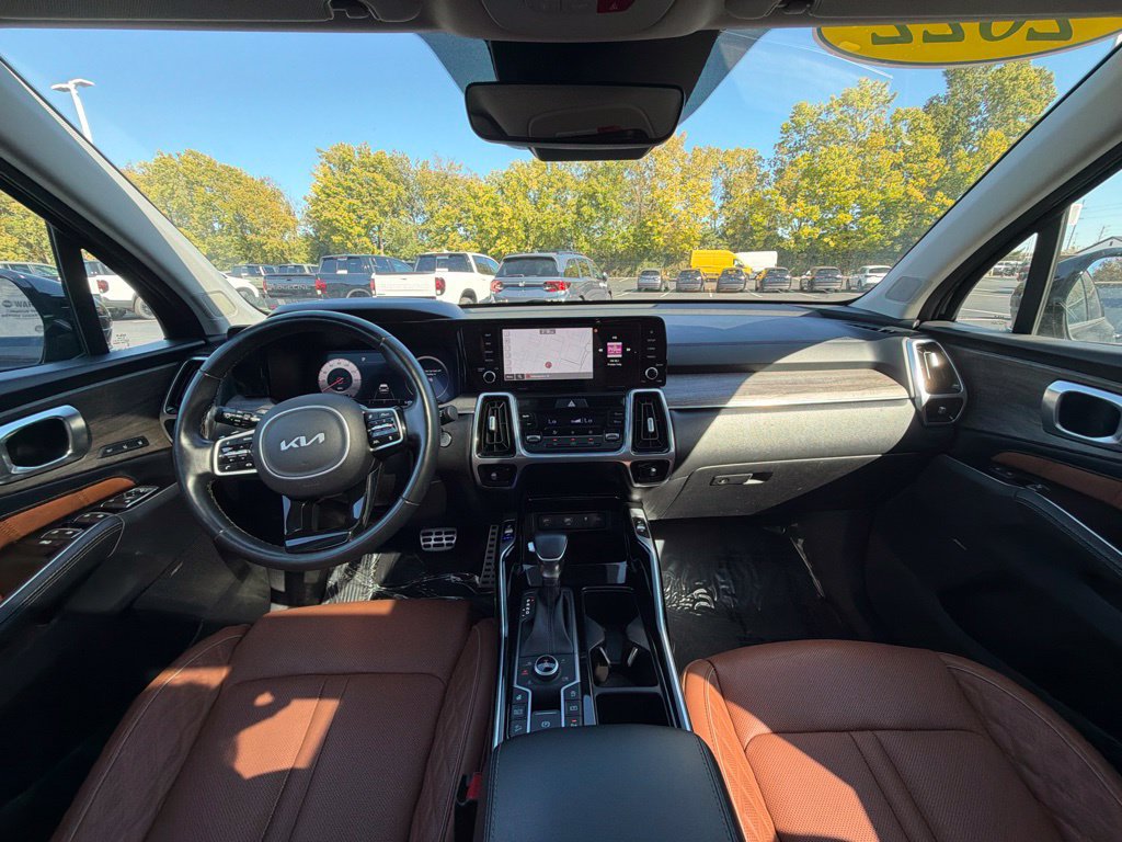 Used 2022 Kia Sorento SX Prestige w/ Rust Color Package AWD/4WD image 12