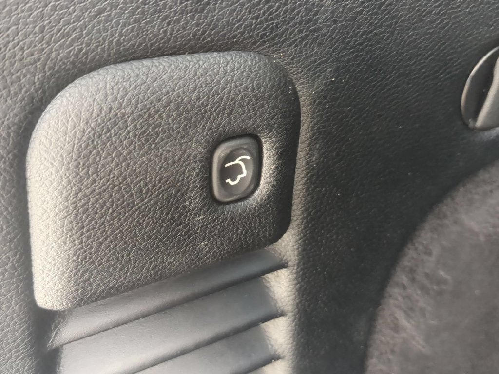 Used 2018 Jeep Grand Cherokee Altitude AWD/4WD image 28