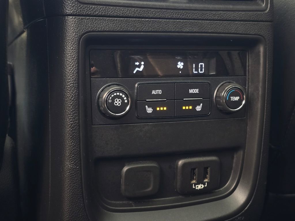 Used 2020 Buick Envision Essence image 12