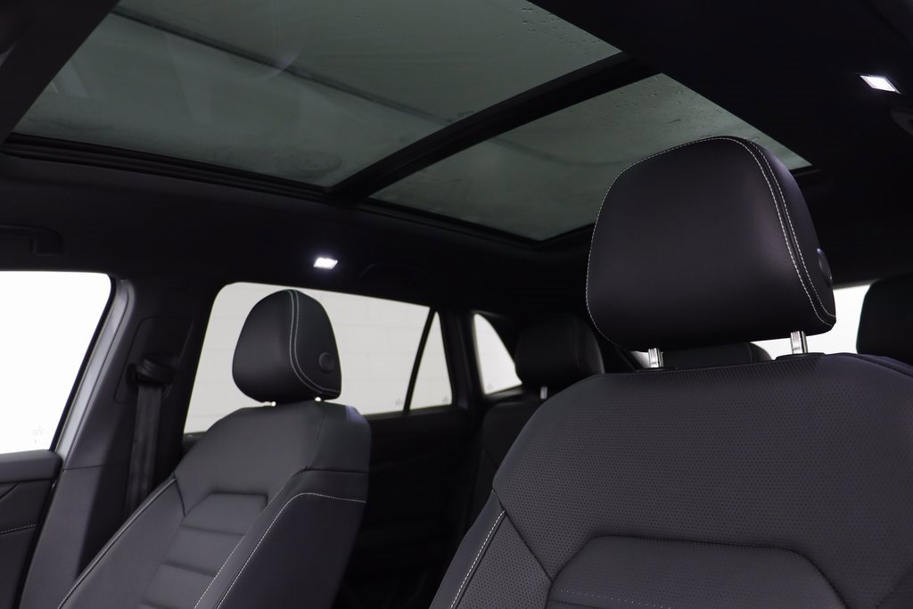 New 2026 Volkswagen Atlas Cross Sport SEL R-Line image 12