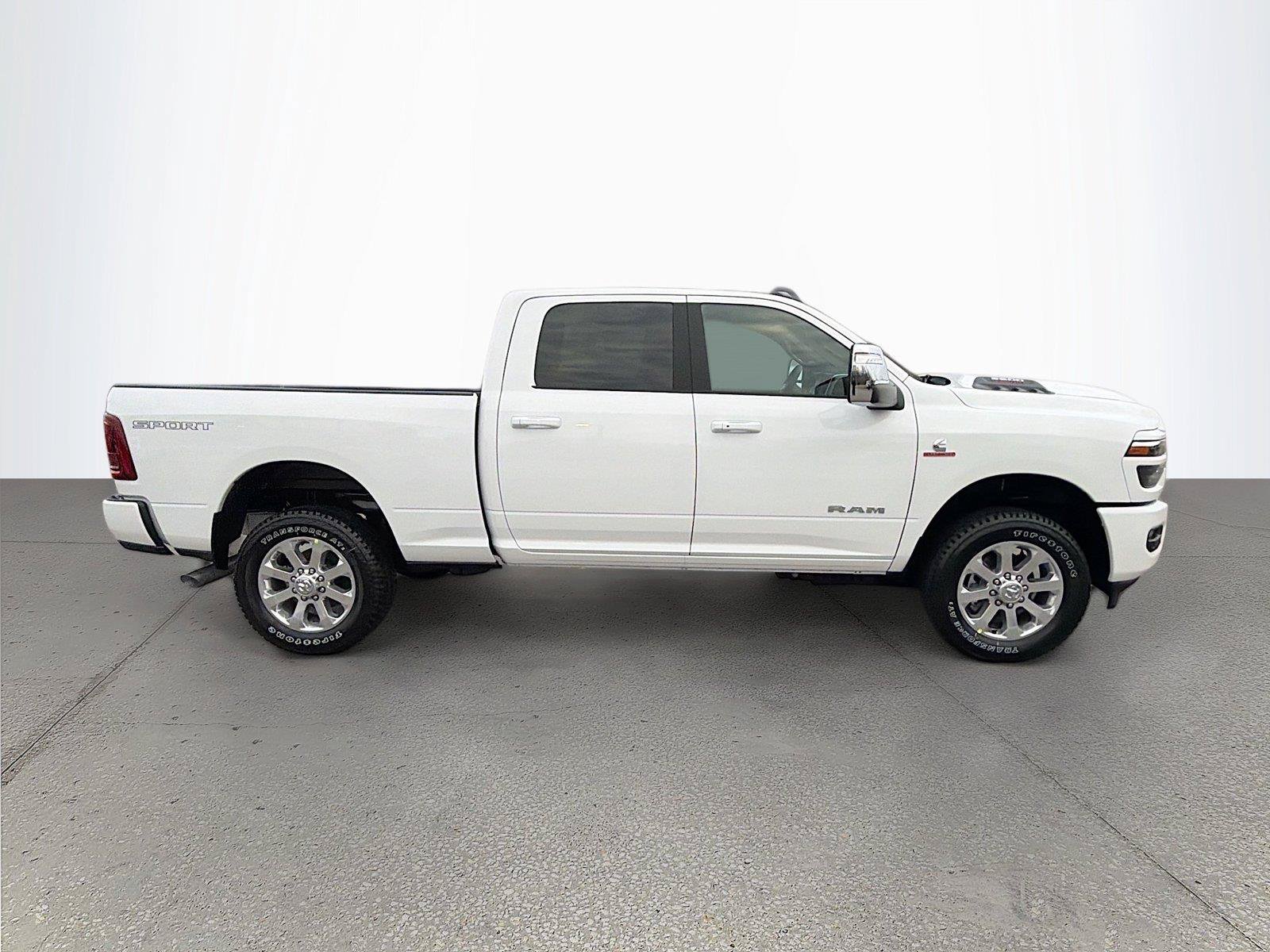New 2026 RAM 2500 Laramie w/ Sport Appearance Package AWD/4WD image 3