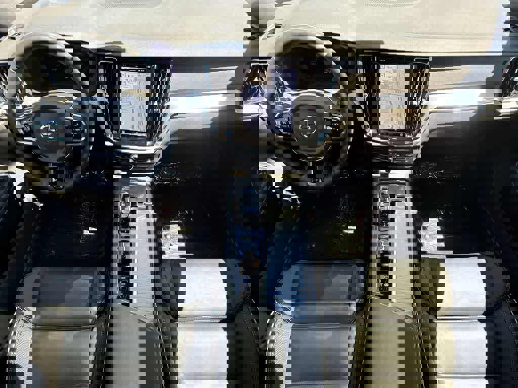 Used 2024 Volvo S60 B5 Plus w/ Climate Package image 24