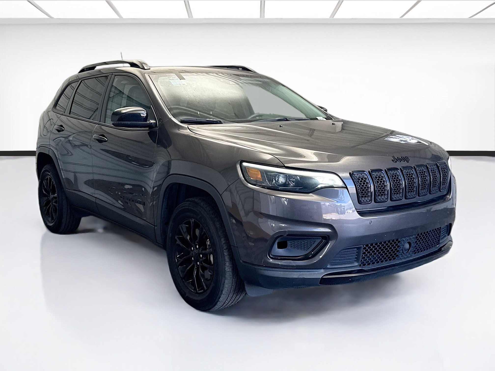 Used 2023 Jeep Cherokee Altitude Lux image 3