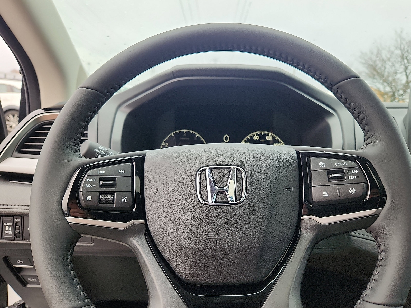 New 2026 Honda Odyssey Touring image 15