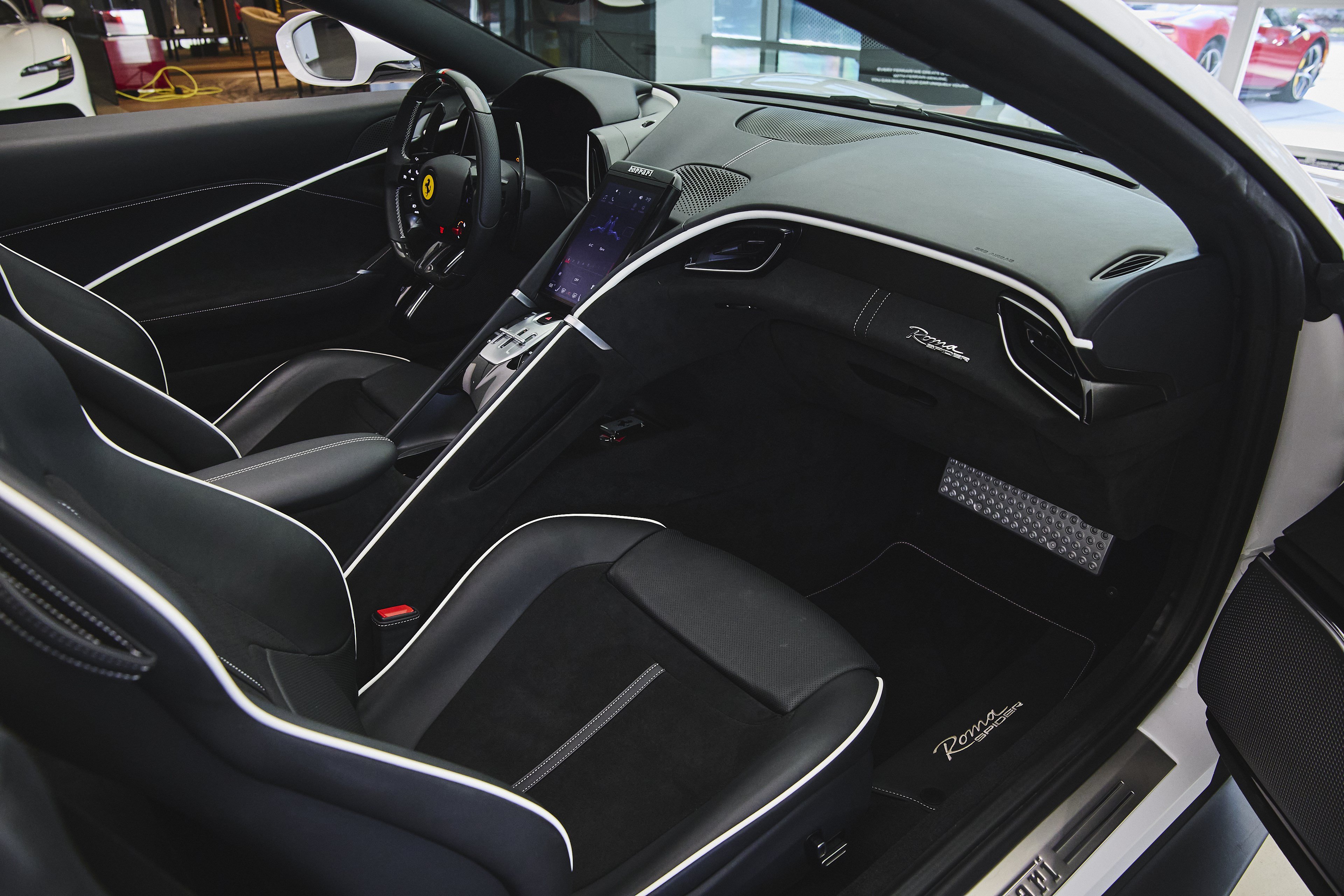 Used 2024 Ferrari Roma Spider RWD image 40