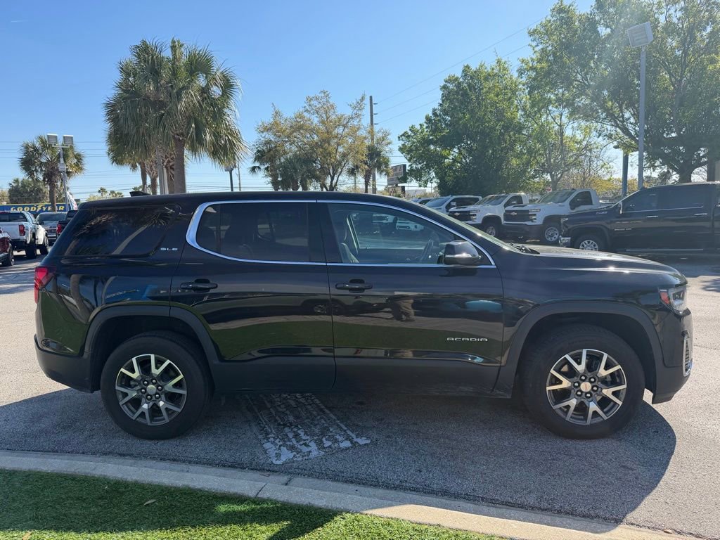 Used 2023 GMC Acadia SLE image 2