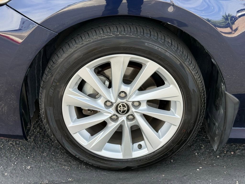 Used 2021 Toyota Camry LE image 10