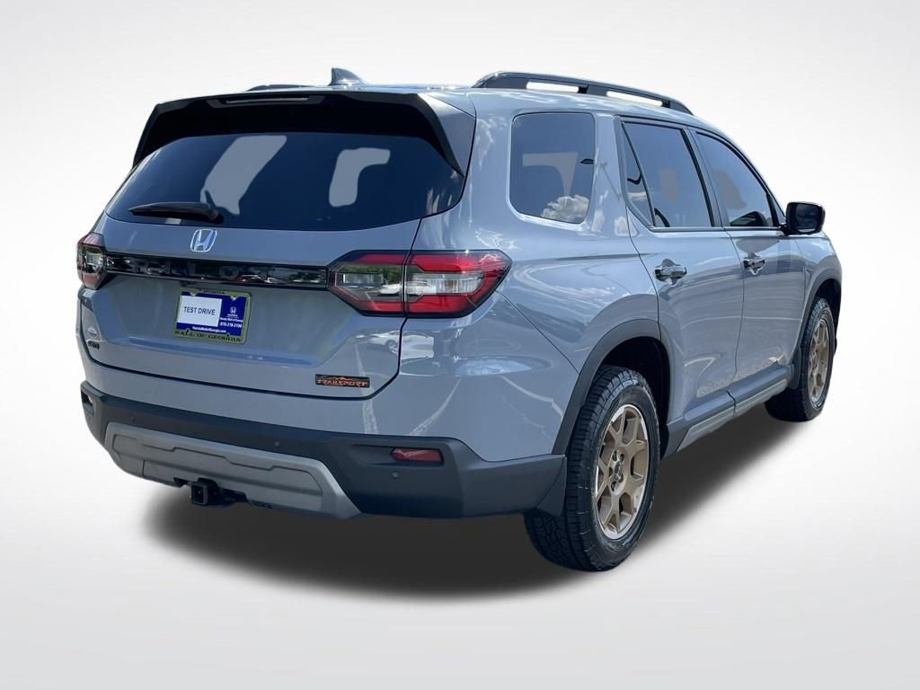 Certified 2024 Honda Pilot TrailSport image 6