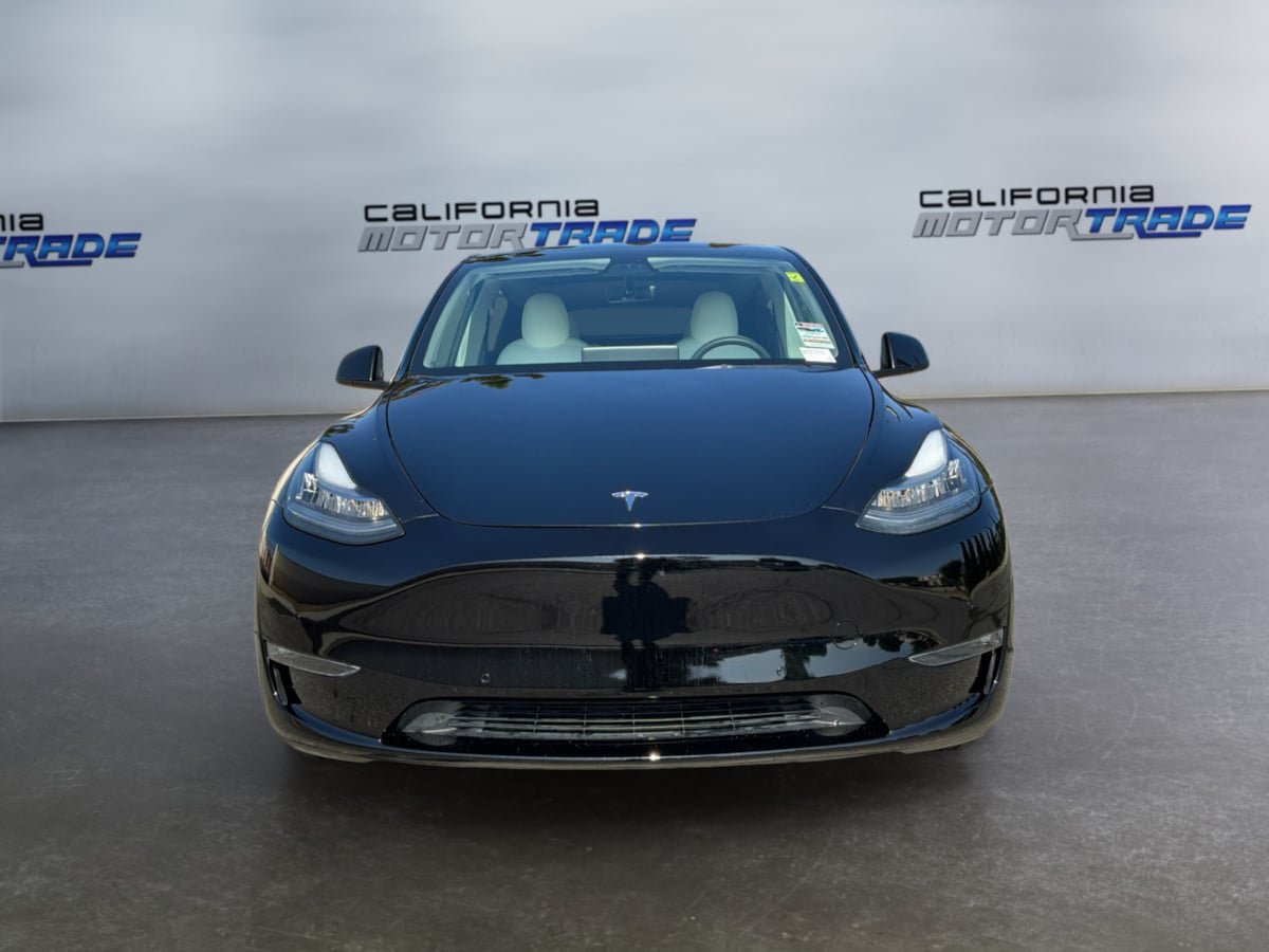 Used 2022 Tesla Model Y Long Range AWD/4WD image 2
