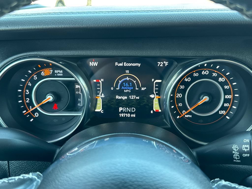 Used 2021 Jeep Wrangler Unlimited Sahara w/ Cold Weather Group AWD/4WD image 32