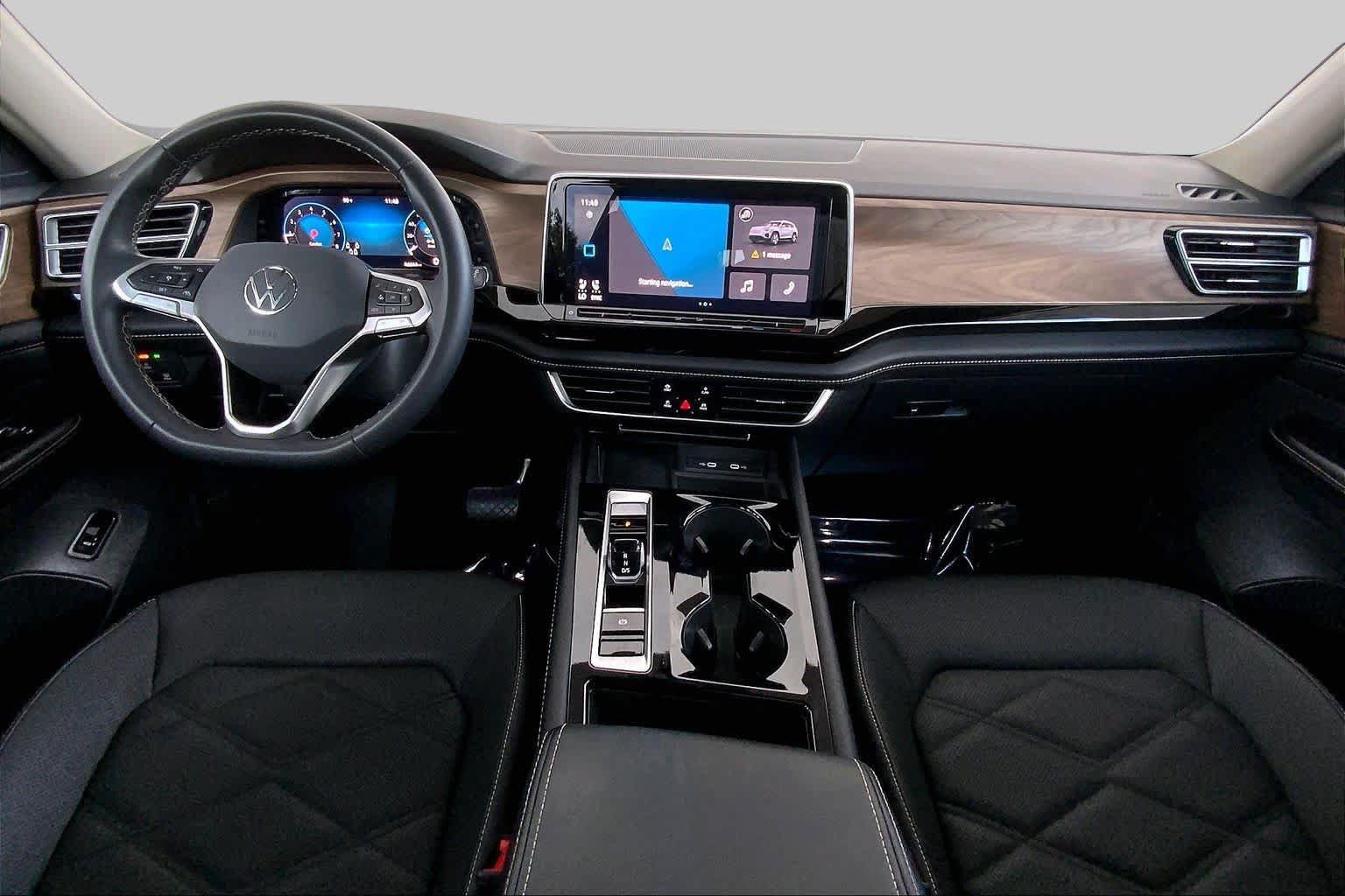 Used 2024 Volkswagen Atlas SE FWD image 16