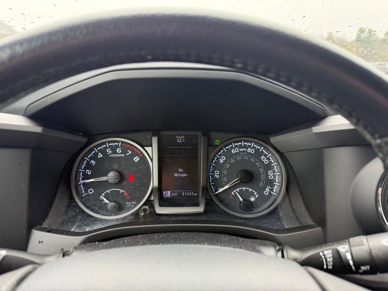 Used 2020 Toyota Tacoma TRD Sport image 12