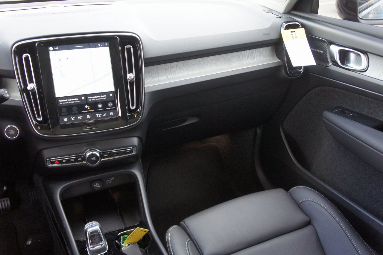 New 2026 Volvo XC40 B5 Plus w/ Protection Package Premier image 11