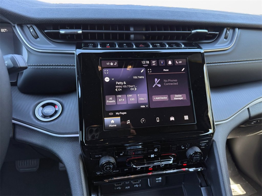 New 2025 Jeep Grand Cherokee Altitude image 13