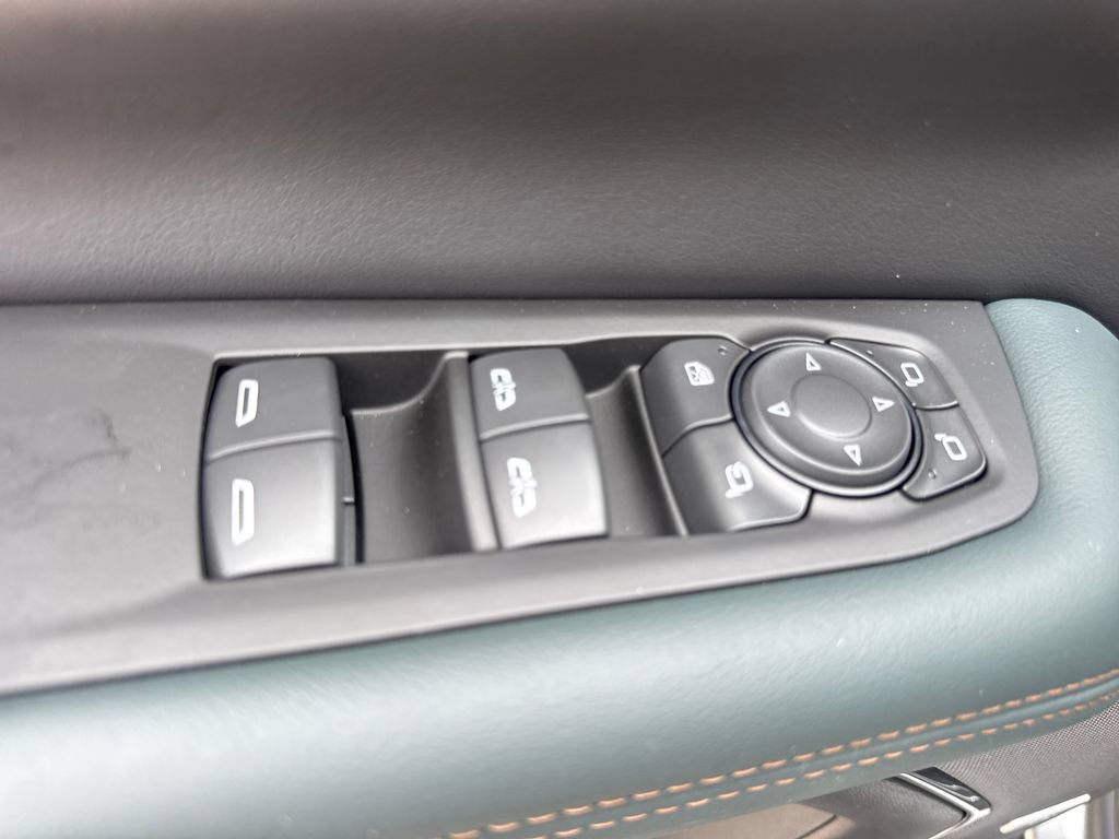 New 2026 GMC Yukon XL AT4 w/ AT4 Premium Plus Package AWD/4WD image 17