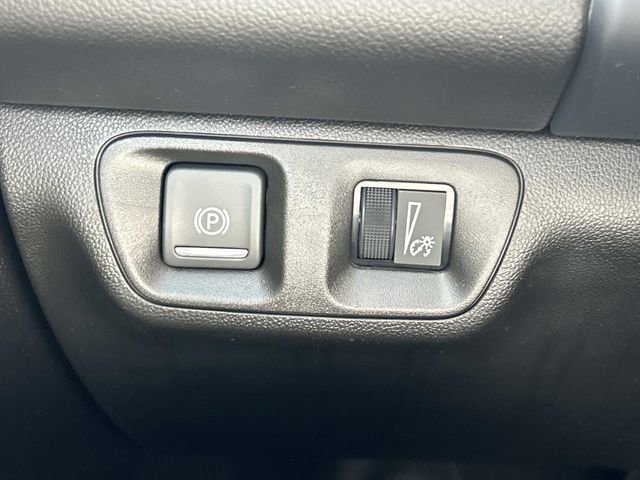 Used 2022 GMC Acadia AT4 w/ Preferred Package image 33