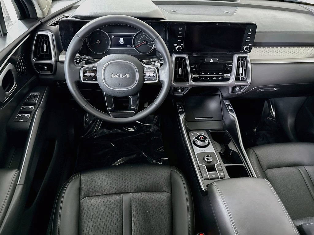 Certified 2023 Kia Sorento EX AWD/4WD image 4
