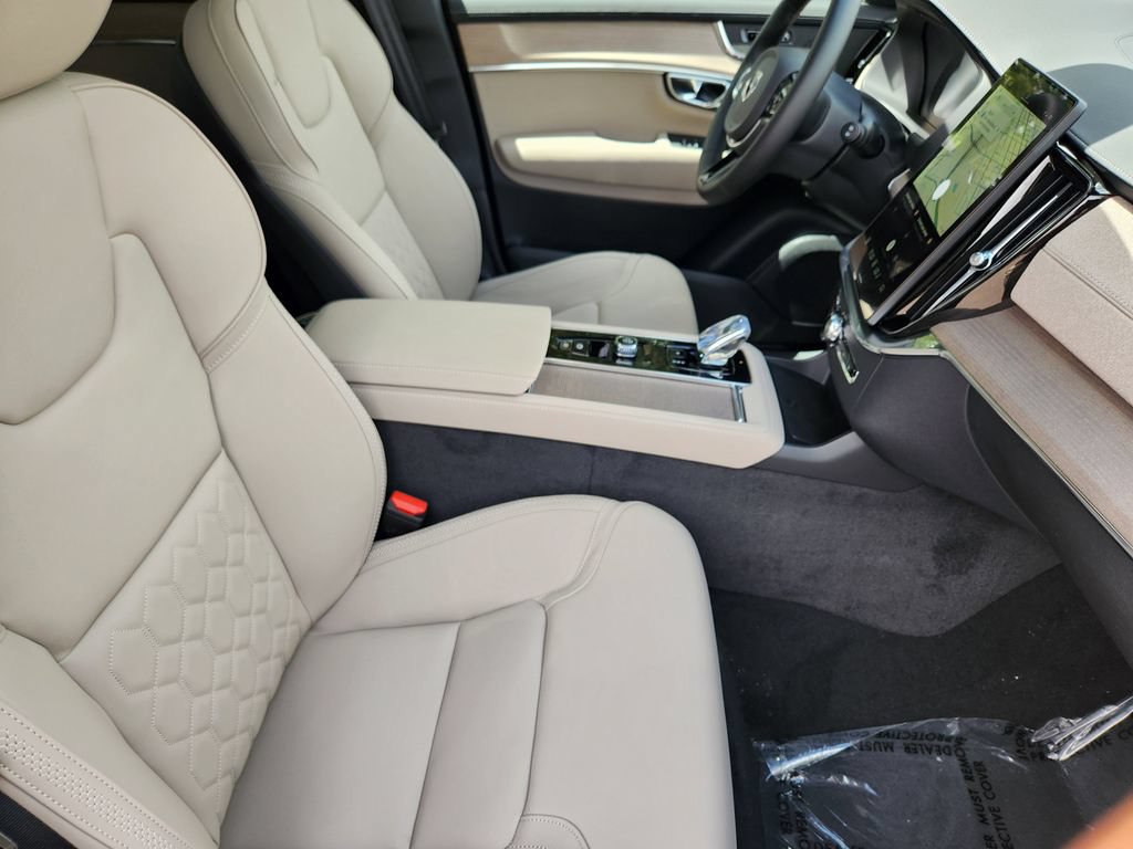 New 2026 Volvo XC90 B6 Plus w/ Protection Package AWD/4WD image 5